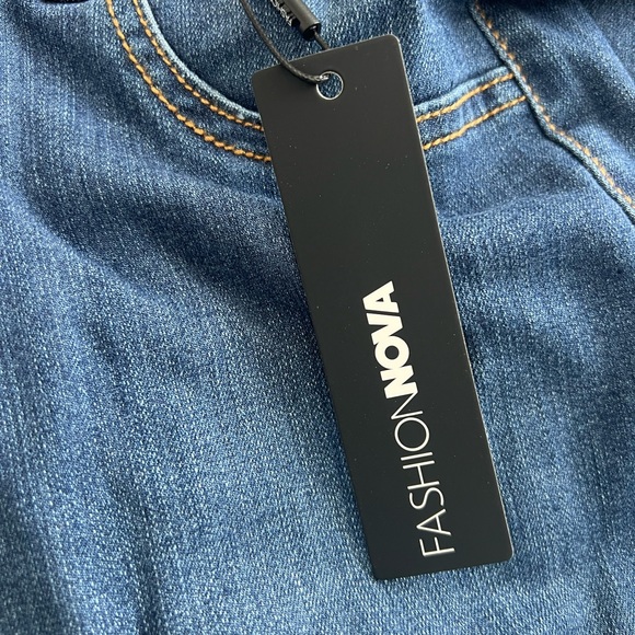 Medium Blue Jeans - Picture 3 of 3